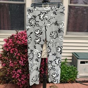 Meg & Margot Large Capri Pants!